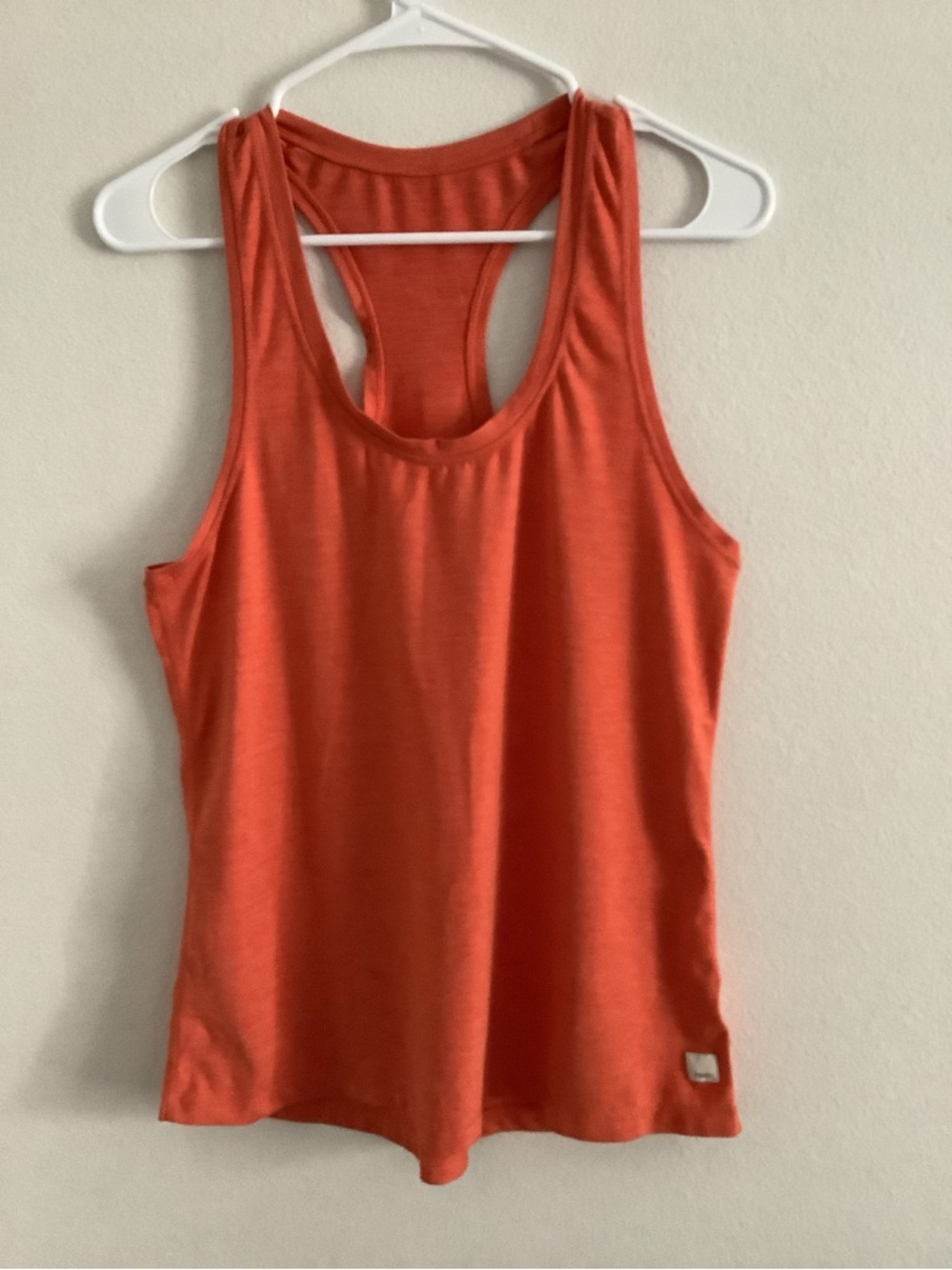 Vuori Lux Performance Racerback Tank Top Orange L